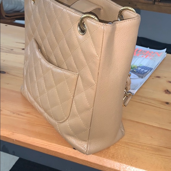 CHANEL CAVIAR GRAND SHOPPING TOTE - Picture 8 of 10